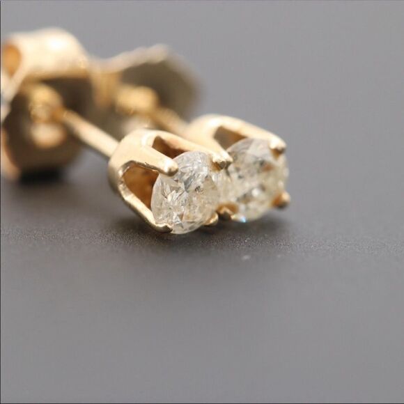 COPY - 14K Yellow Gold Stud earrings (for pictures) - Picture 4 of 7